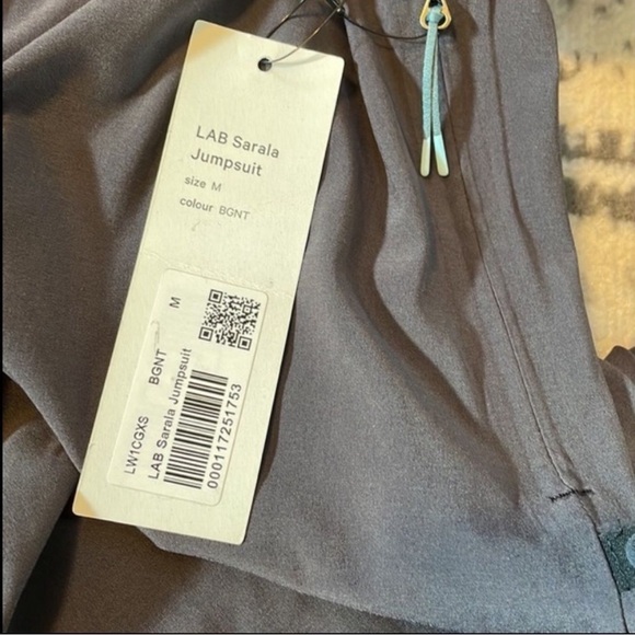 NWT 🔥 Lululemon Lab Vindur Onesie Medium - Picture 7 of 8